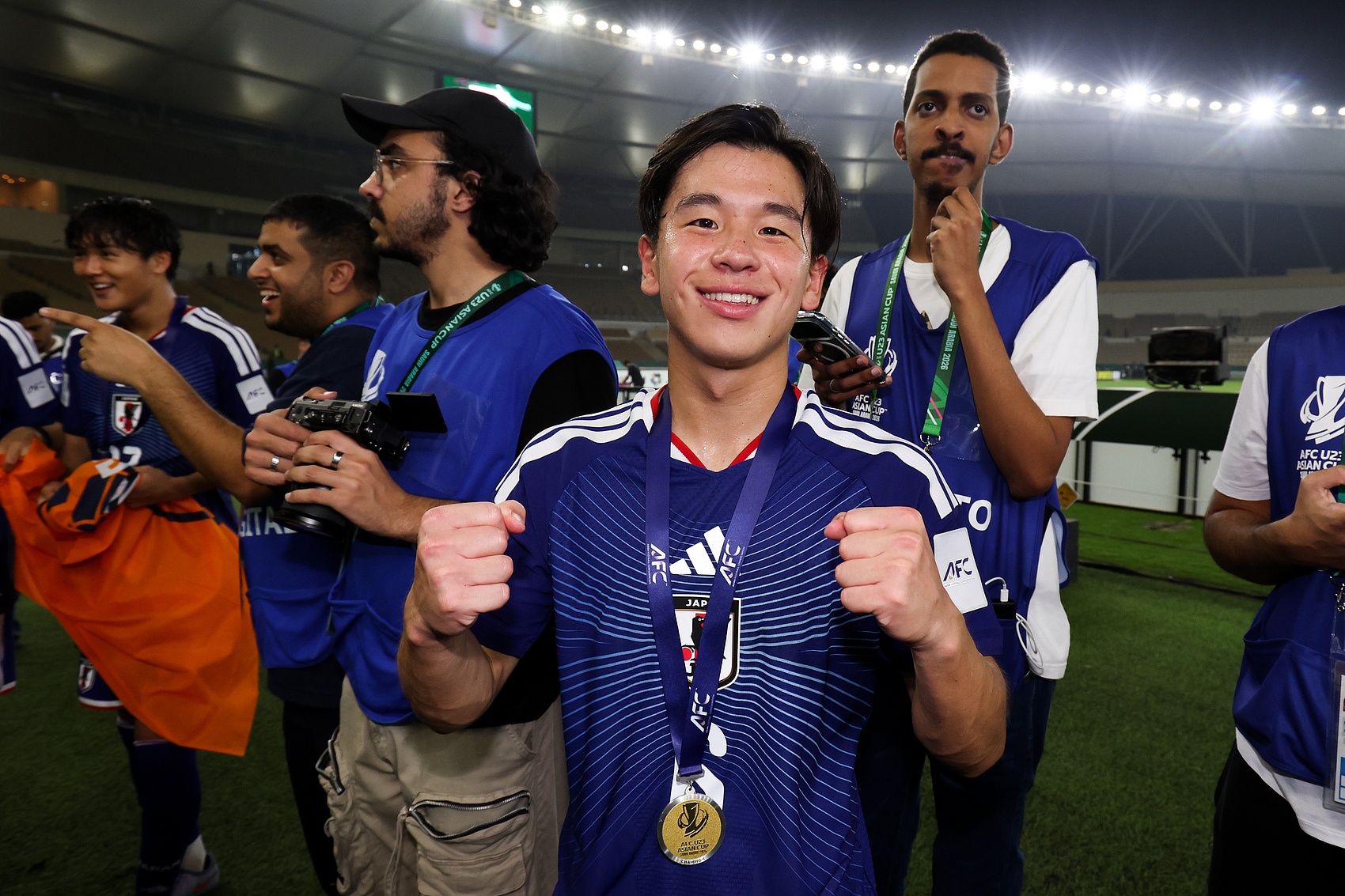 早报：疑云重重